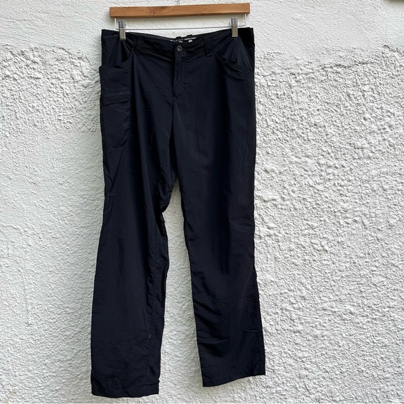 MOUNTAIN HARDWEAR outdoor baggy black nylon pants size US10 - Picture 1 of 10